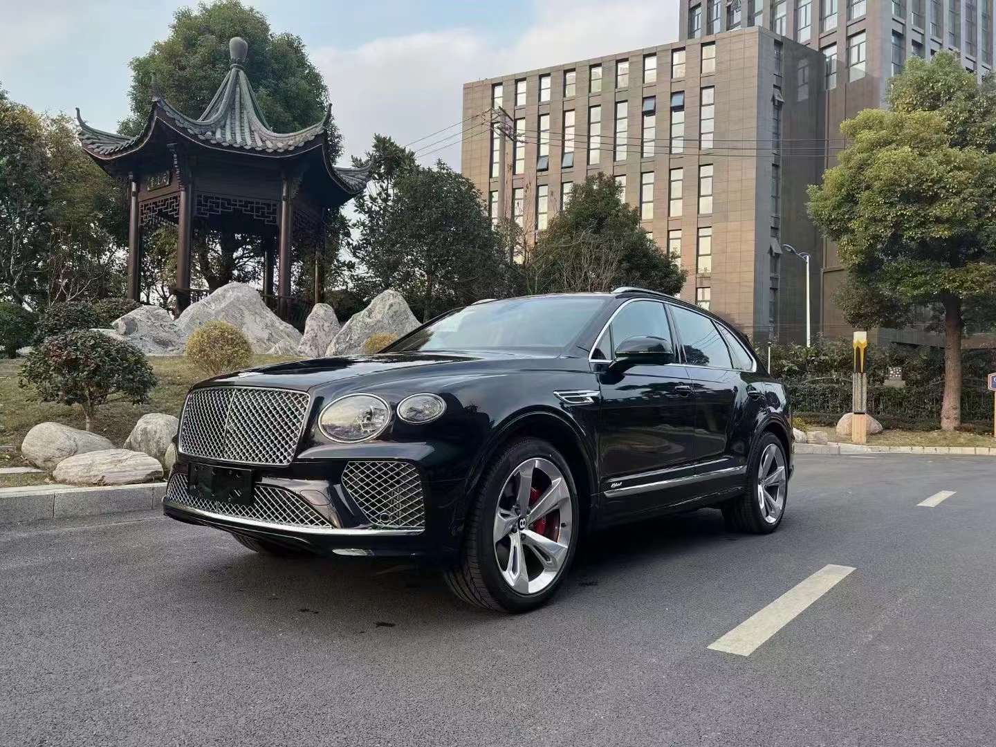 葉隆現(xiàn)車丨添越V6深寶石藍(lán)棕 4座現(xiàn)車限時特價